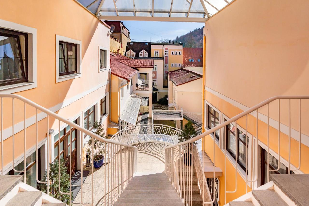 Apartma La Provence マリアーンスケー・ラーズニェ エクステリア 写真