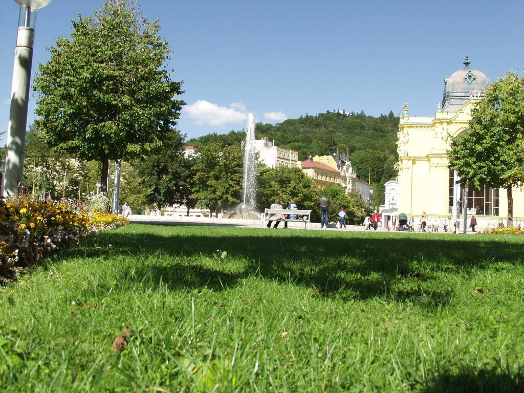 Apartma La Provence マリアーンスケー・ラーズニェ エクステリア 写真